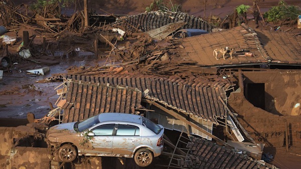 La altura del alud superó los 15 metros, según algunos pobladores y arrasó con todo. Foto: AP.