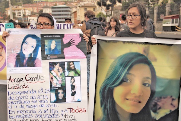 Yadira Labanda lucha por su hija, Angie Carrillo.